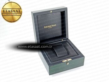 AUDEMARS PIGUET NEW GREEN WOODEN WATCH BOX AND PAPERS IMPORTANT NOTE