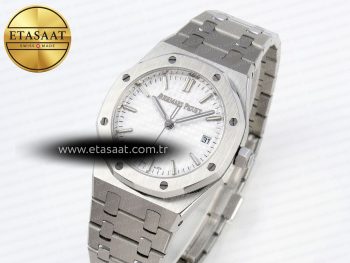 Audemars Piguet WHITE DIAL ON SS BRACELET A5800