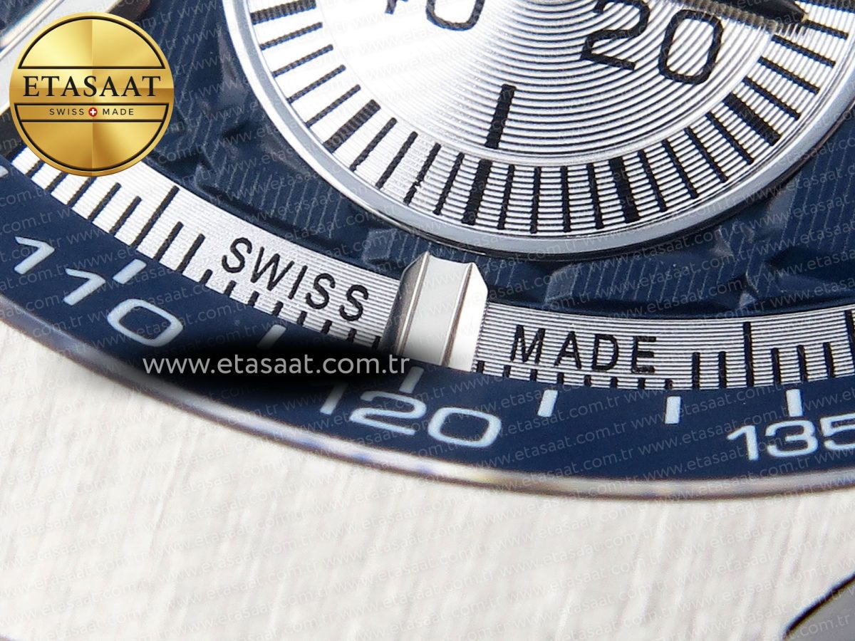Audemars Piguet ROYAL OAK OFFSHORE 44MM BLUE/SILVER DIAL ON BLUE RUBBER STRAP A4401 - Görsel 13