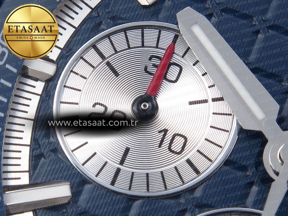 Audemars Piguet ROYAL OAK OFFSHORE 44MM BLUE/SILVER DIAL ON BLUE RUBBER STRAP A4401 - Görsel 14