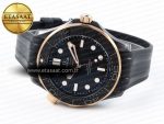 Omega SEAMASTER 300M BLACK DIAL RG BEZEL ON BLACK A8806 - Görsel 6